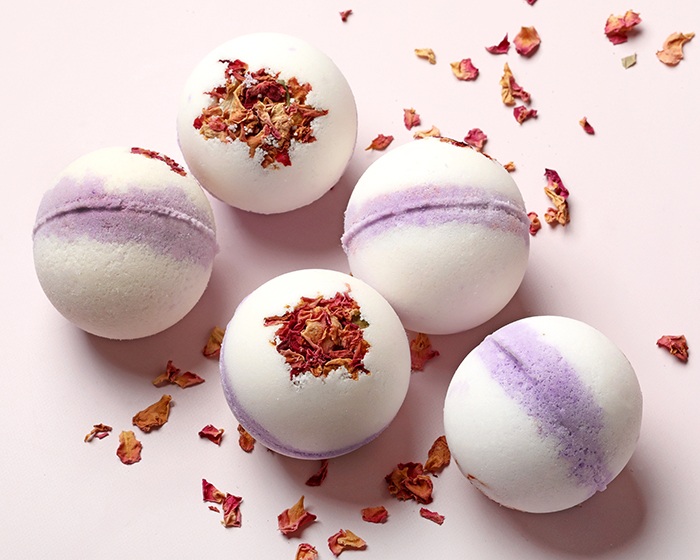 
7 Bath Bomb Essentials For Beginners

