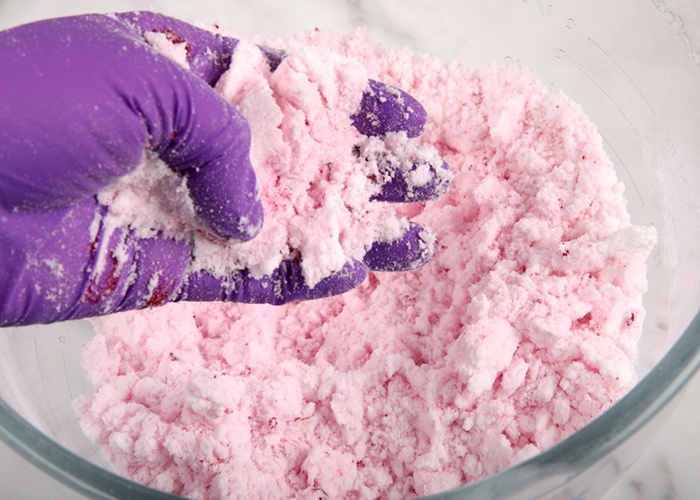 
How to Color Bath Bombs

