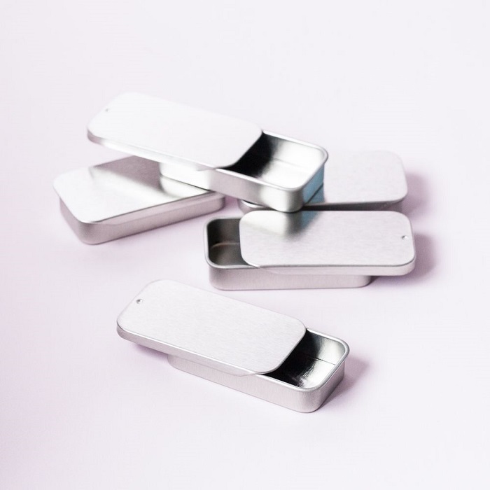 Reusable metal lip
                tins