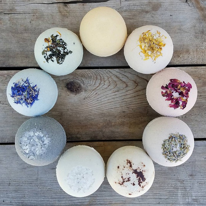 aromatherapy bath bombs by bearfoot soap
co