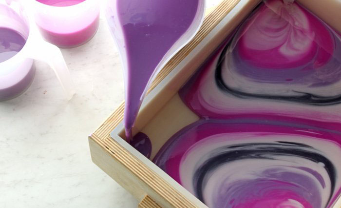 pouring soap colored with pigments |
bramble berry