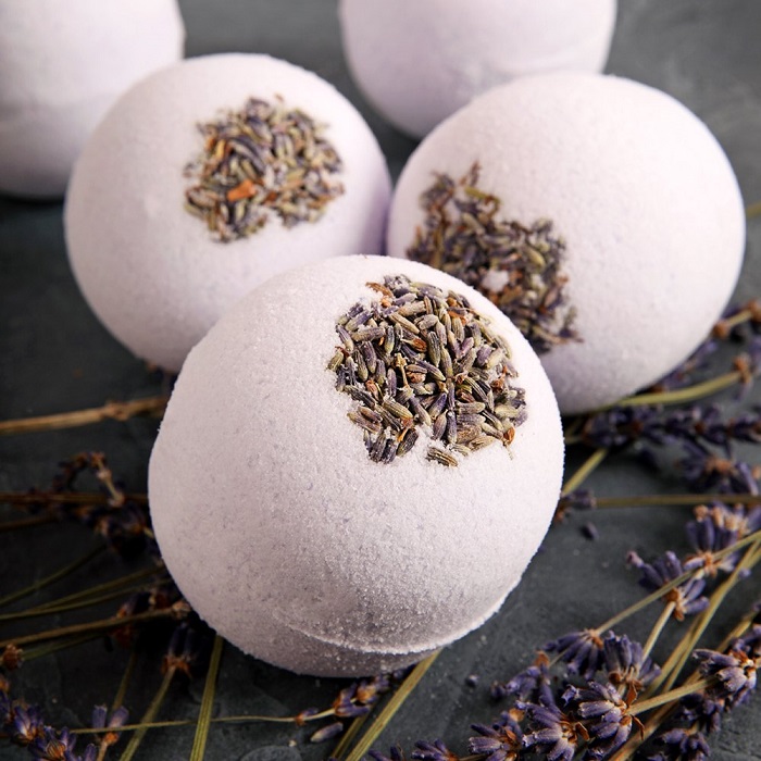 
5 Different Kinds of Bath Bombs

