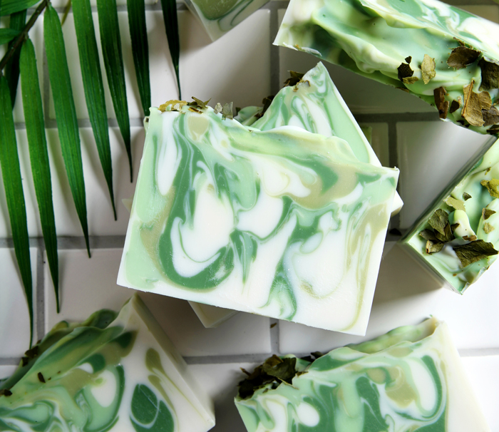 art0101 label products lime swirl soap