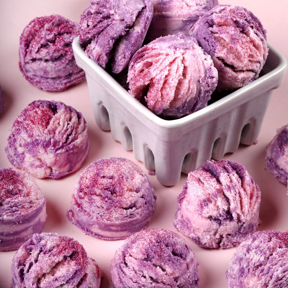 bubbling
                berry bath truffles | bramble berry