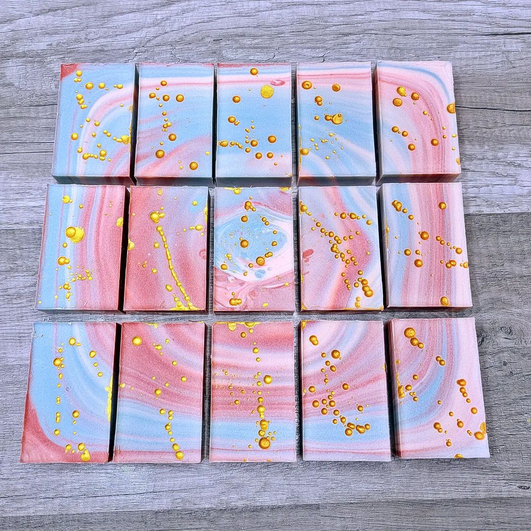 swirl
                soap by royal apple berry | bramble berry