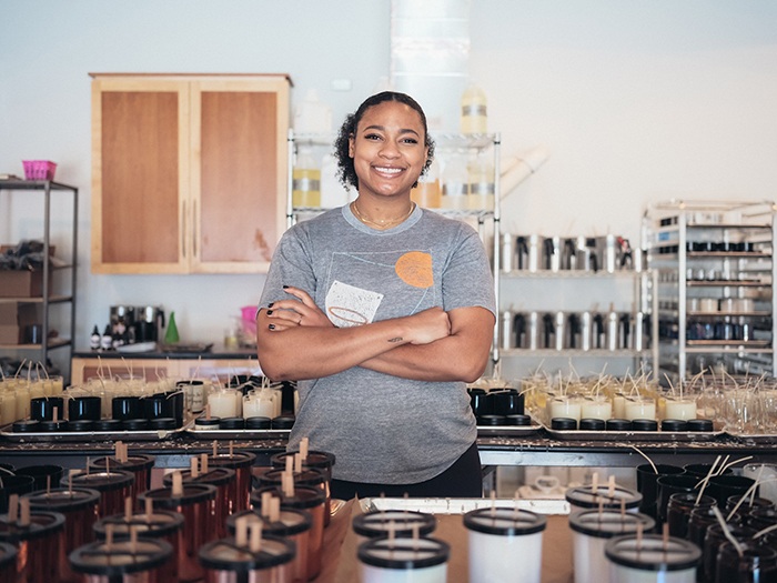 
Maker of the Month: Pretty Honest Candles


