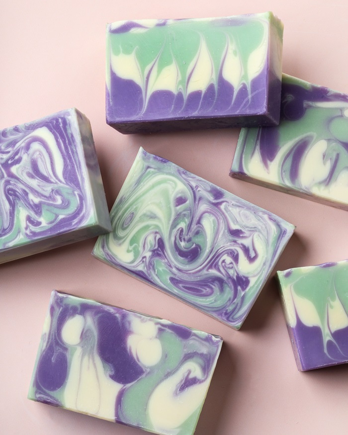 
3 Great Soap Swirl Techniques for Beginners

