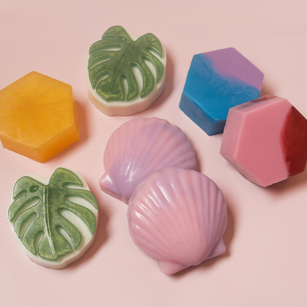 Melt and Pour Beginner Creator Kit image number null