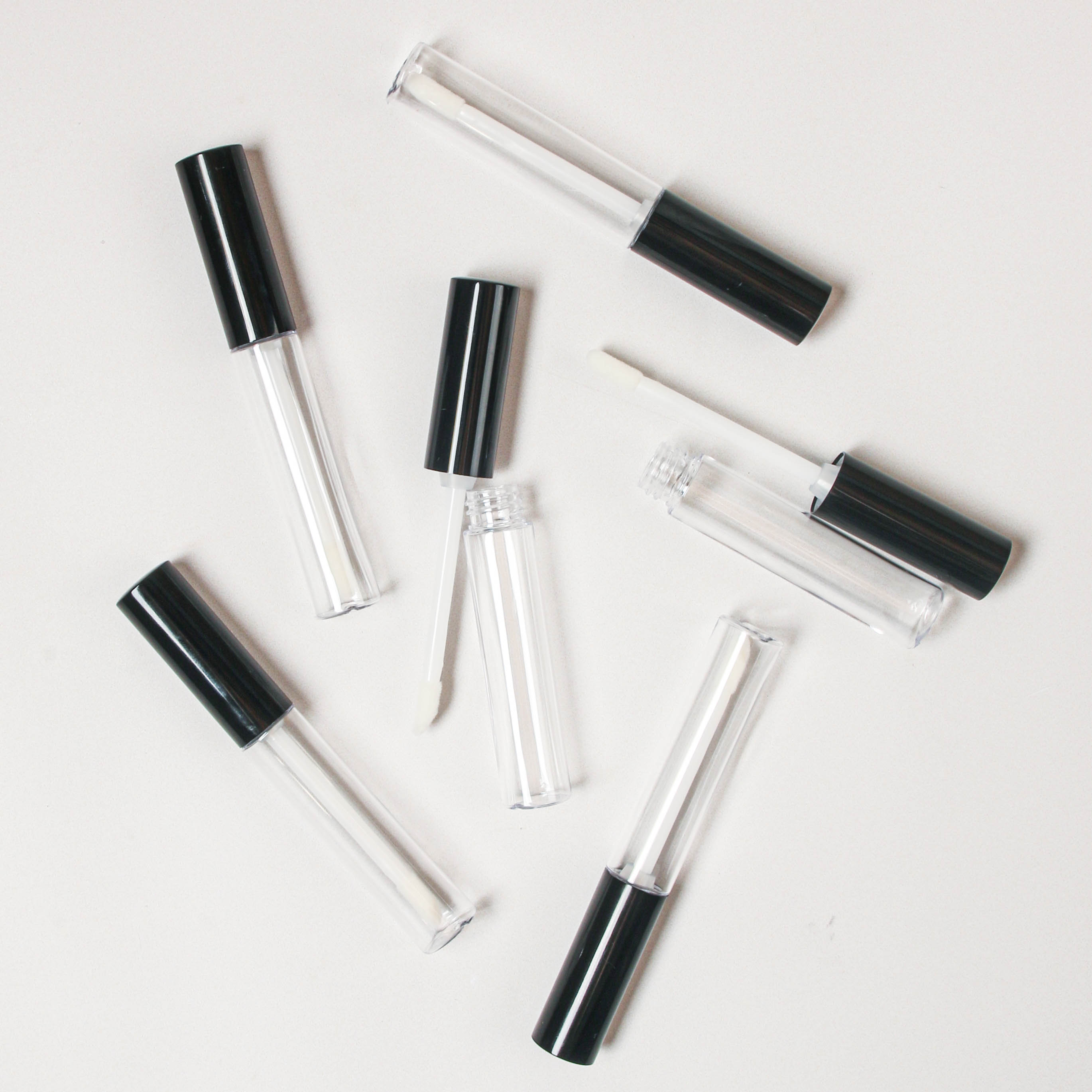 Lip Gloss Tube with Wand image number null