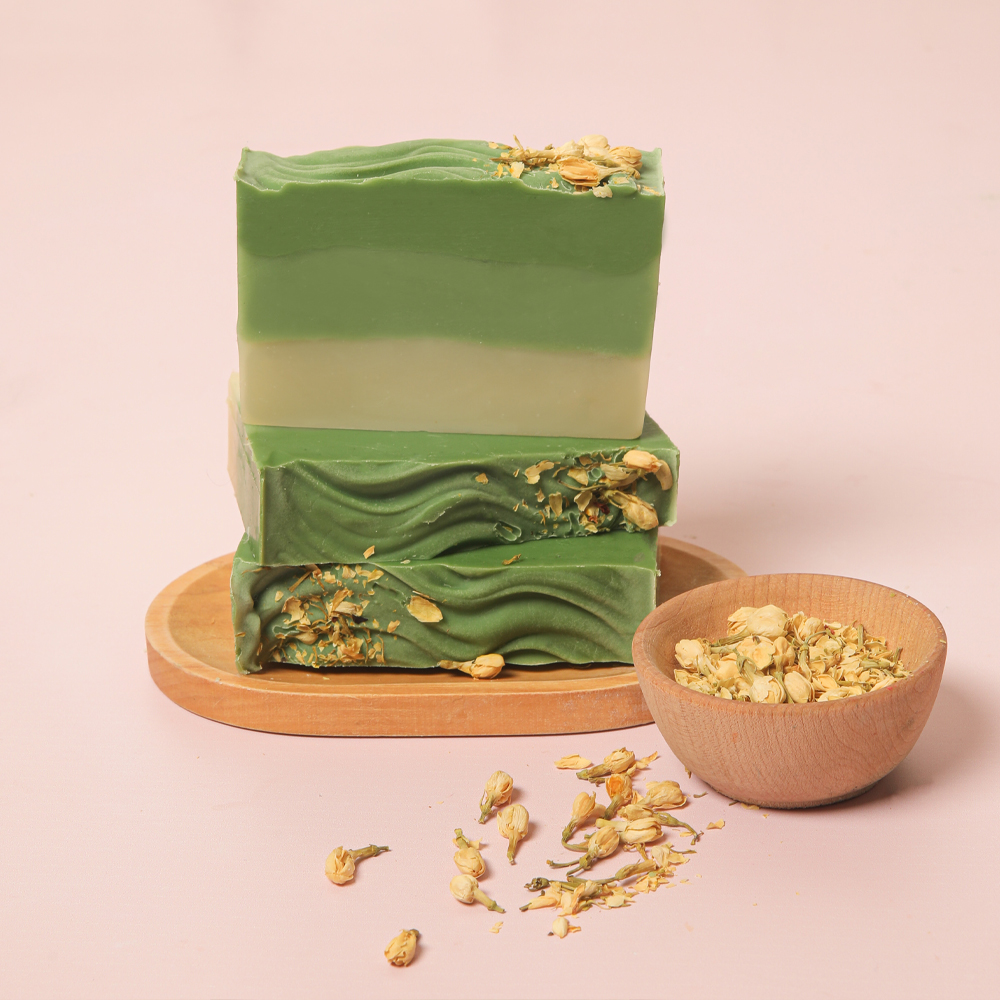 Swirls and Layers Cold Process Maker Kit image number null